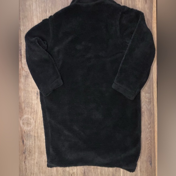 Alo Black Sherpa Fleece Trench Coat- Unisex size M - Picture 3 of 5